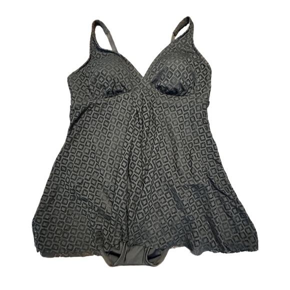 Women’s Croft & Barrow Black One Piece Swimdress - Size 12 - NWT - Picture 1 of 14